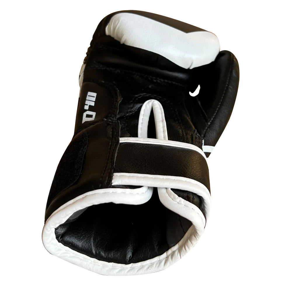CHILDRENS BOXING GLOVES JUNIOR - BLACK & WHITE