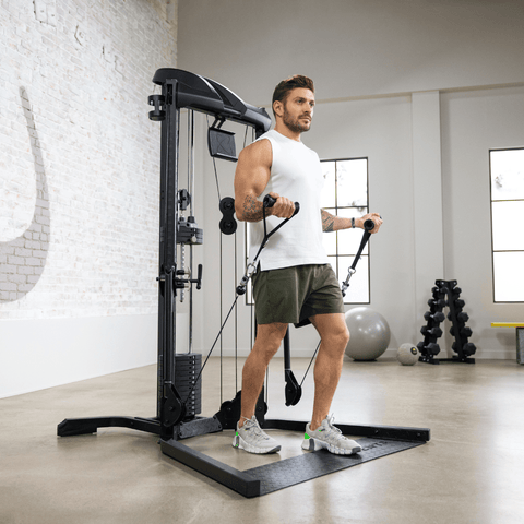 COMPACT, MULTI-FUNCTIONAL TRAINING SYSTEM